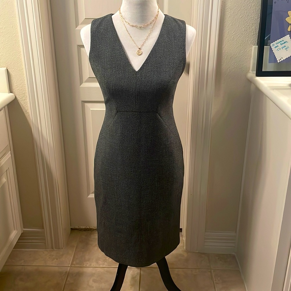 Ann Taylor. Dark Gray Beautiful Dress. Size 0